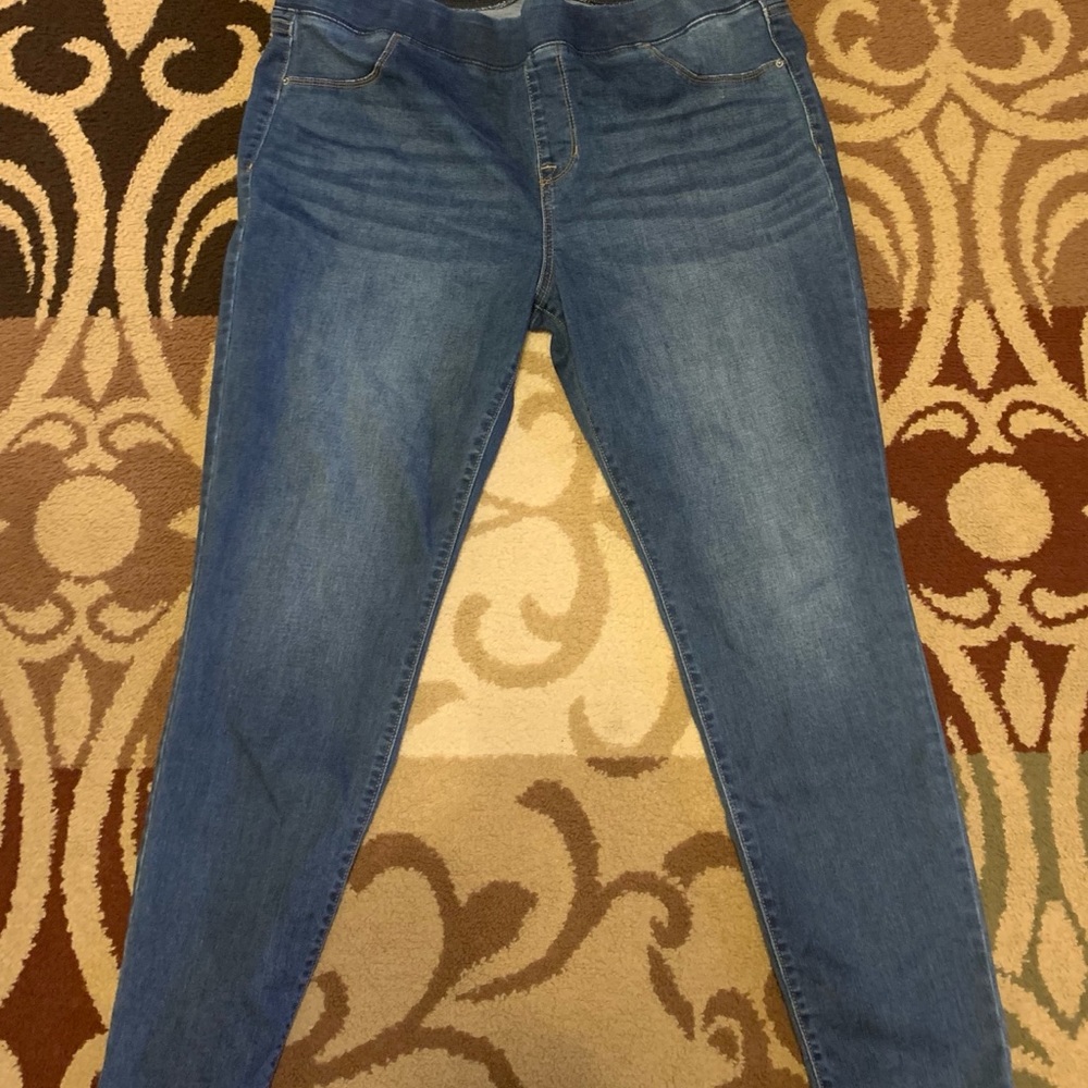 Old Navy women’s size 18 pull-on skinny jeans